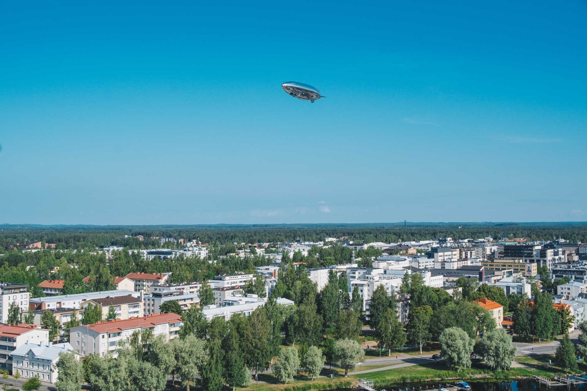 kelluu-monitoring-over-city